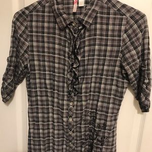 6 Degrees, button-up plaid shirt with ruffles, Size M